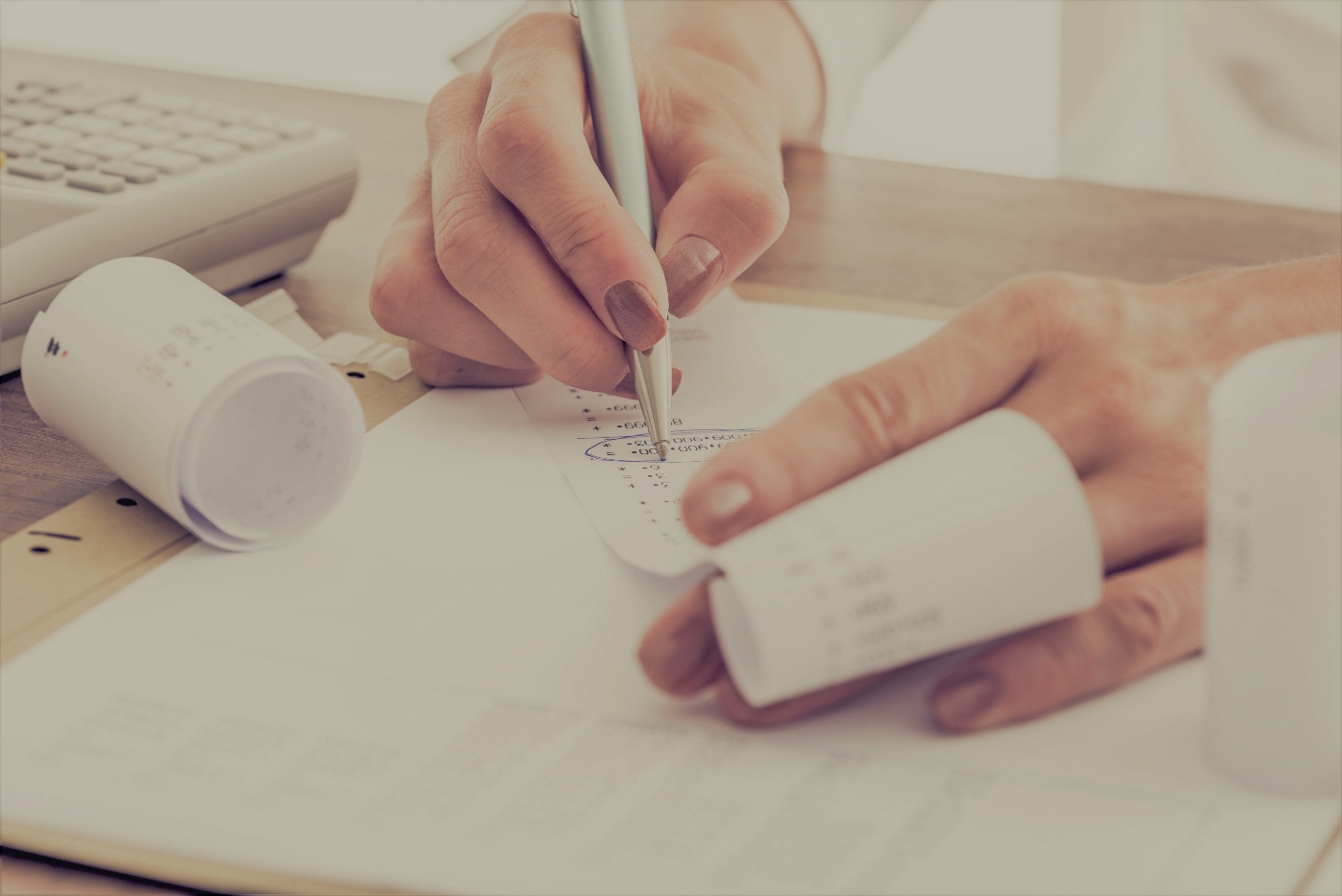 https://lesteward.com/wp-content/uploads/2020/03/accountant-working-at-her-desk-1440x935-1.jpg